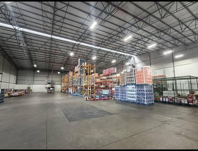 3,301M² WAREHOUSE TO LET IN NEW GERMANY